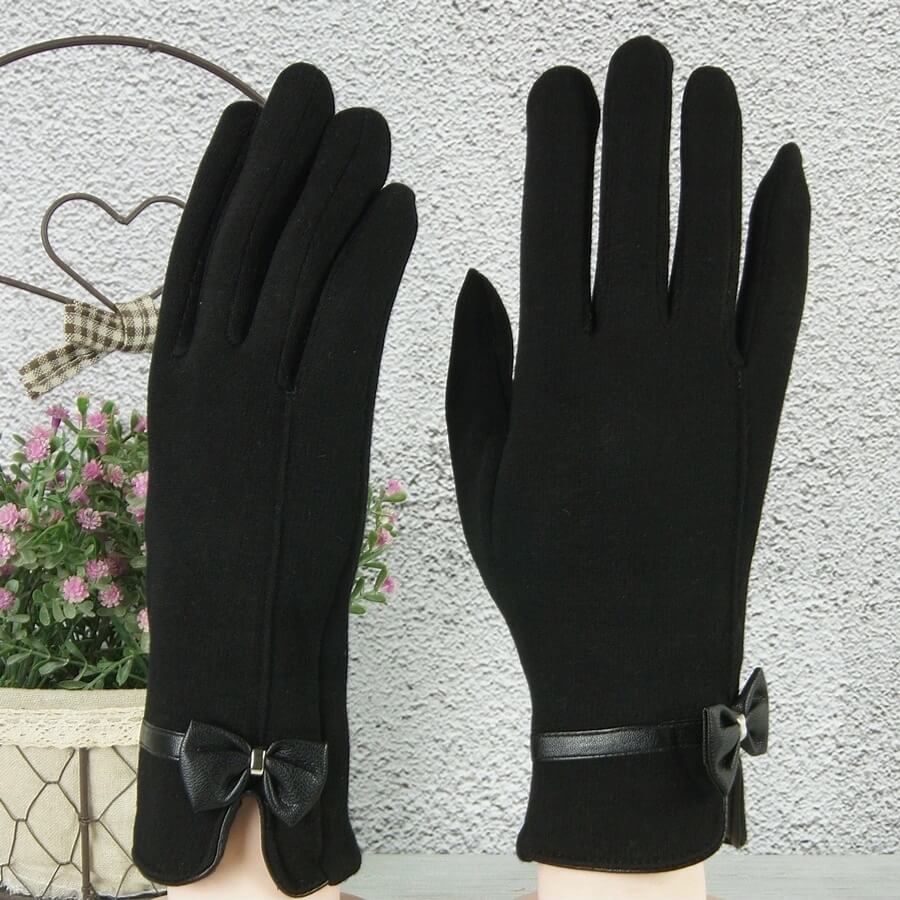 Elegantní dámské dotykové zimní rukavice uvnitř s kožešinou - černé - vel. UNI